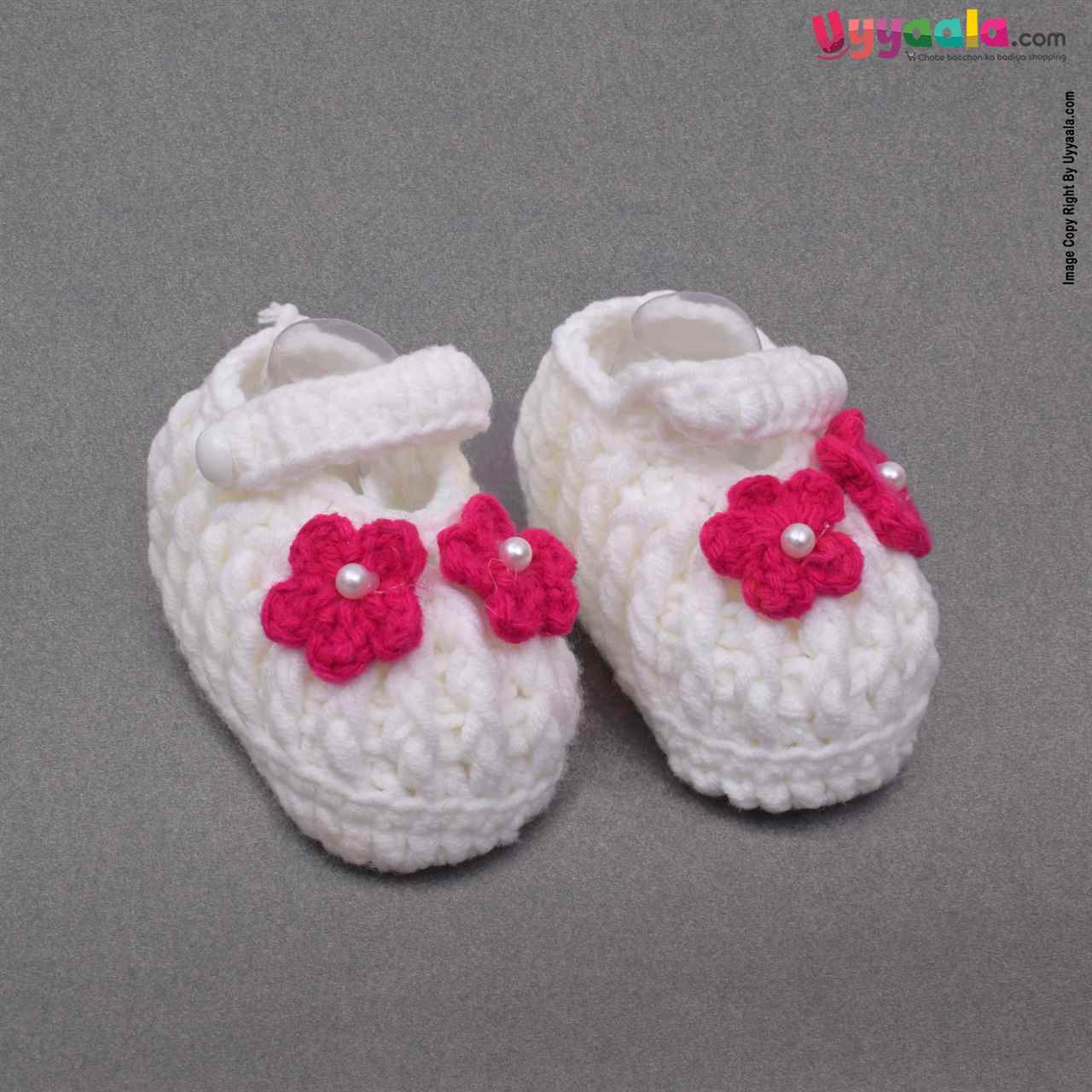 Woolen Hand Knitted Socks With Flower Patches For Newborn Babies - Pink & White 0-3m